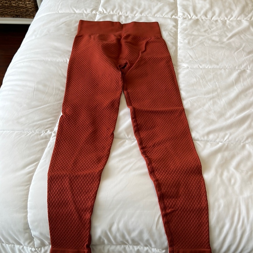 Balance Athletica ribbed compression leggings, 28” size large. Burnt orange